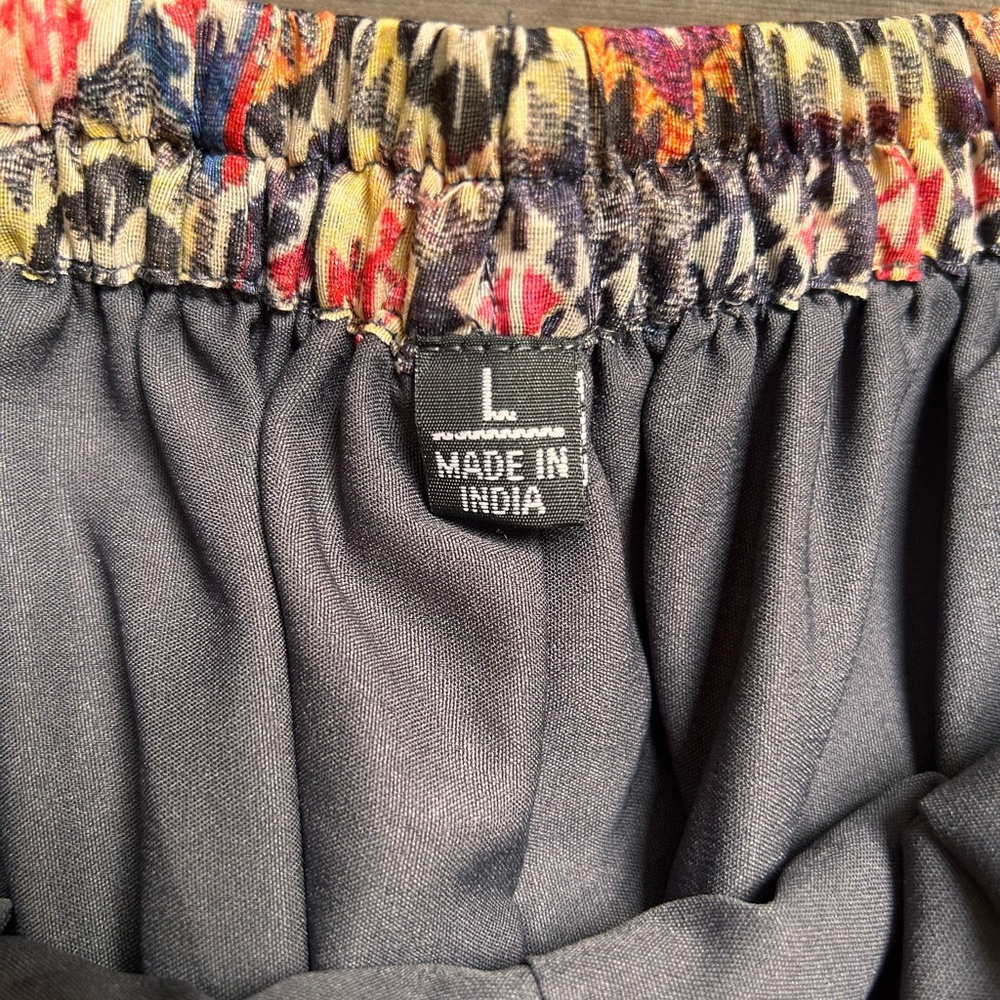 Boutique Aztec boho print culotte wide leg pants size Large - Picture 4 of 8